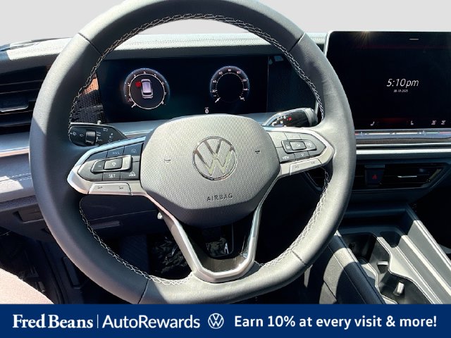 2025 Volkswagen Tiguan SE - Photo 9