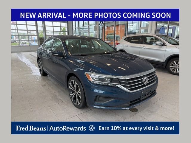 2022 Volkswagen Passat 2.0T SE Auto's photo