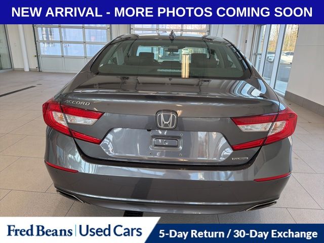 2018 Honda Accord Touring photo 4