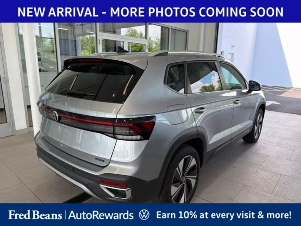 Used 2025 Volkswagen Taos 1.5T SE SUV