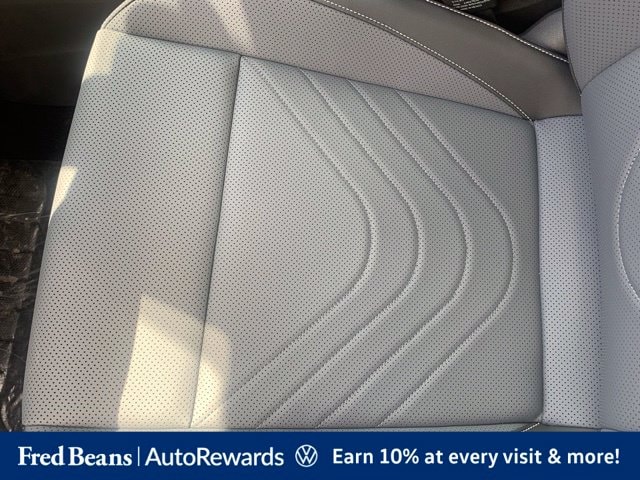 2025 Volkswagen Tiguan SE - Photo 20
