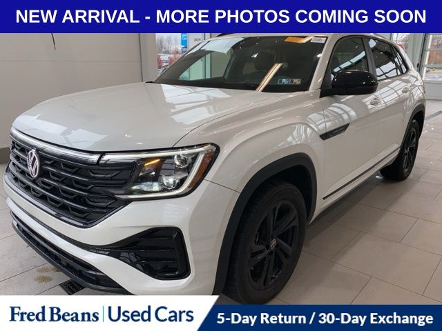 2025 Volkswagen Atlas Cross Sport SEL R-Line photo 3