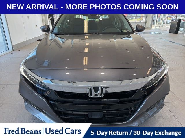 2018 Honda Accord Touring photo 2