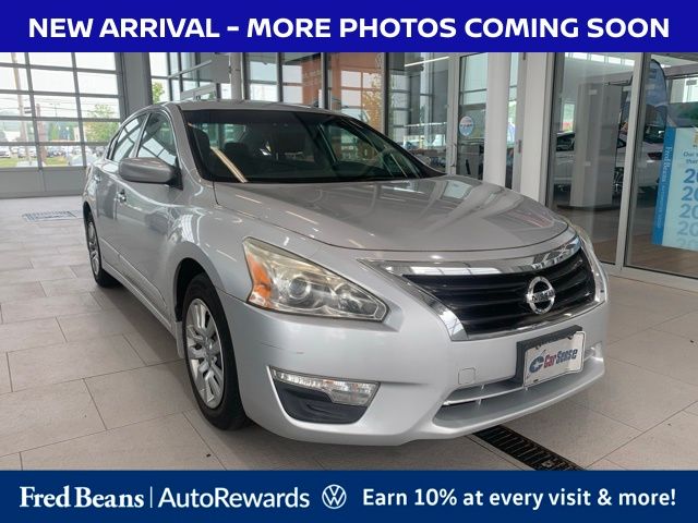 Used 2015 Nissan Altima S with VIN 1N4AL3APXFN304236 for sale in Doylestown, PA