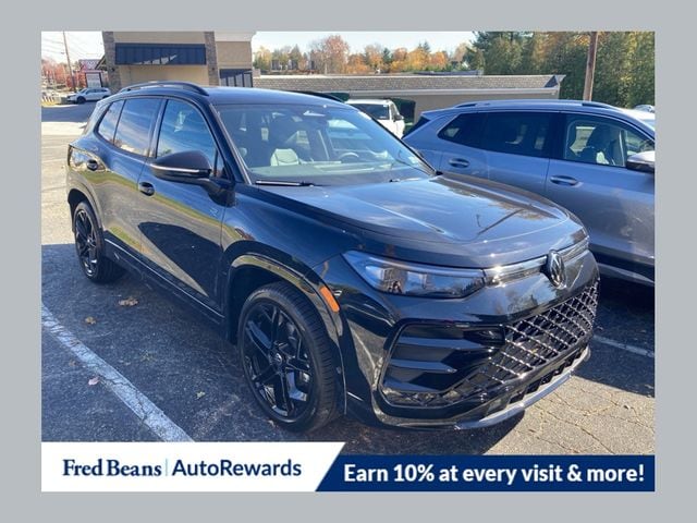 2026 Volkswagen Tiguan SE R-Line Black's photo