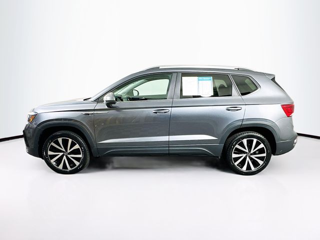 2023 Volkswagen Taos SE photo 4