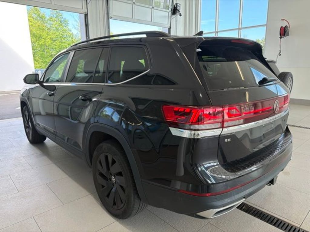 Used 2024 Volkswagen Atlas 2.0T SE w/Technology SUV