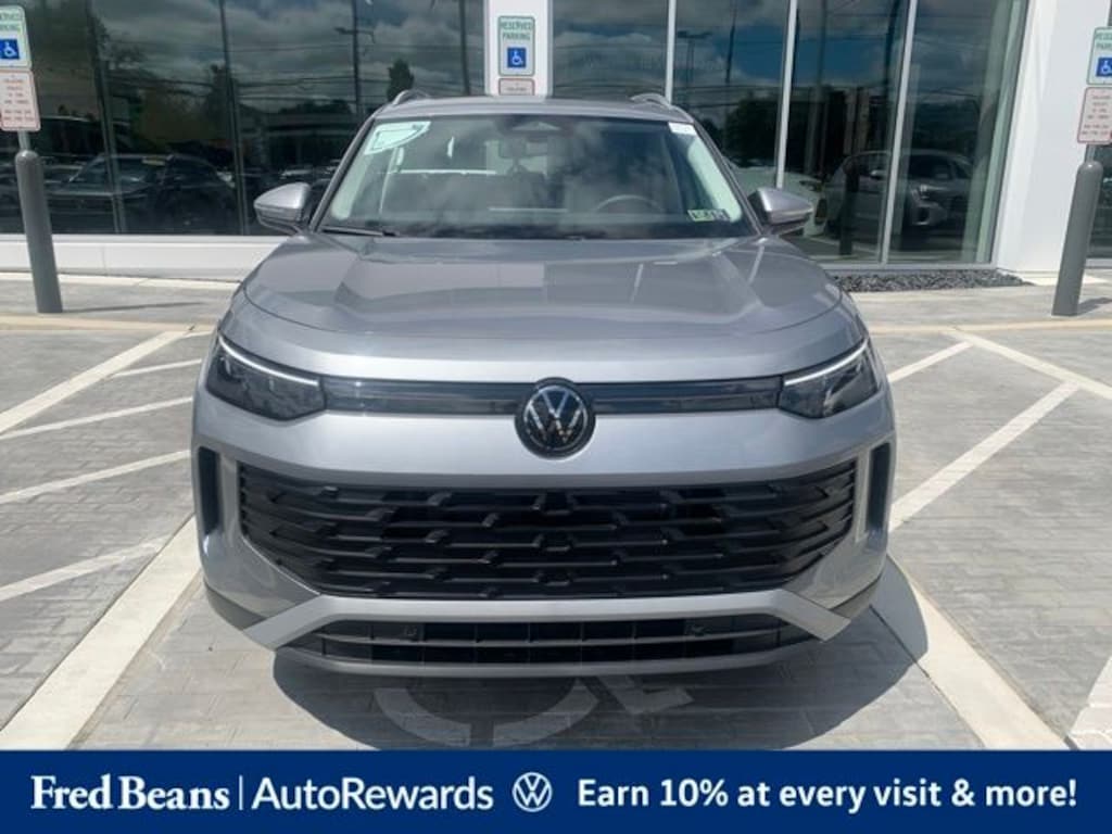 New 2025 Volkswagen Tiguan 2.0T SE SUV