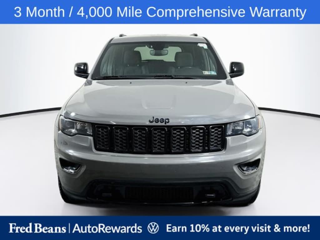 Used 2019 Jeep Grand Cherokee Laredo SUV