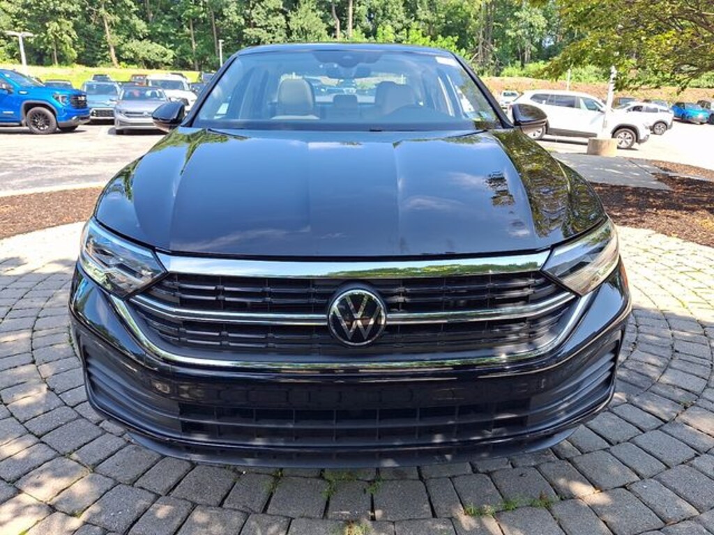 Used 2023 Volkswagen Jetta 1.5T SE Sedan