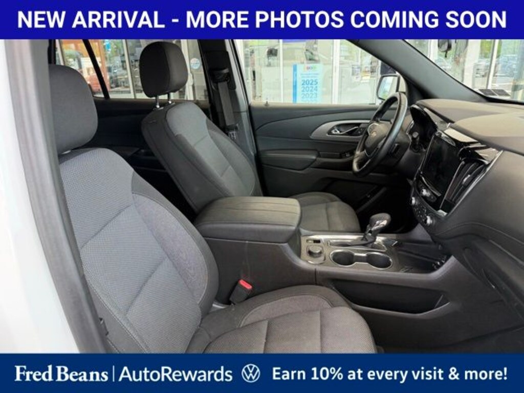 Used 2023 Chevrolet Traverse LT SUV