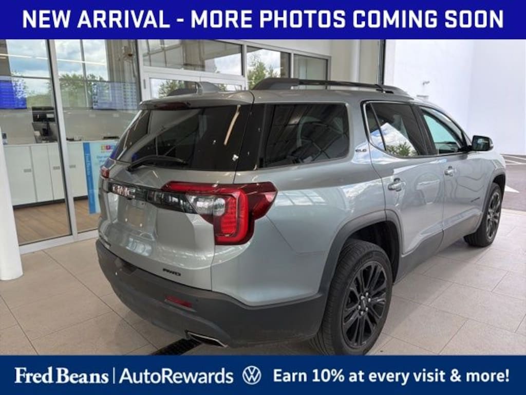 Used 2023 GMC Acadia SLE SUV