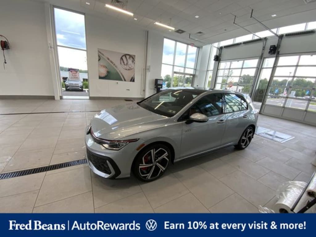 New 2025 Volkswagen Golf GTI 2.0T SE Hatchback