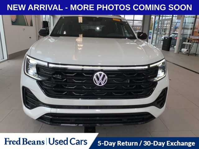 2025 Volkswagen Atlas Cross Sport SEL R-Line photo 2