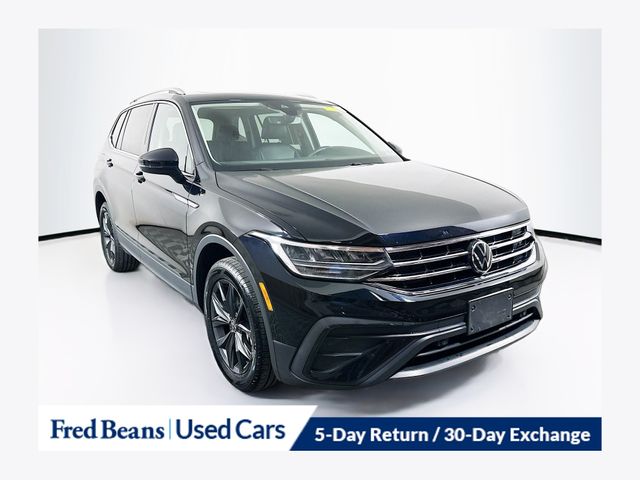 2023 Volkswagen Tiguan SE's photo
