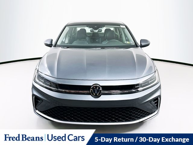 2025 Volkswagen Jetta 1.5T SE photo 2