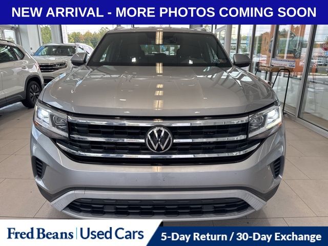 2021 Volkswagen Atlas Cross Sport photo 2