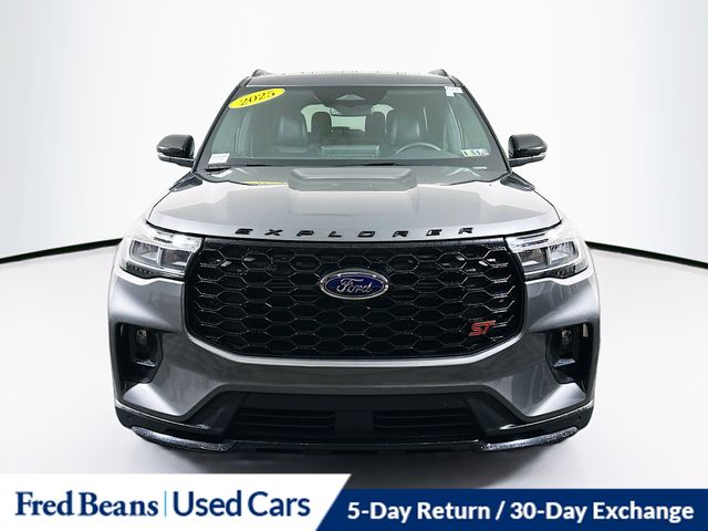 2025 Ford Explorer ST photo 2