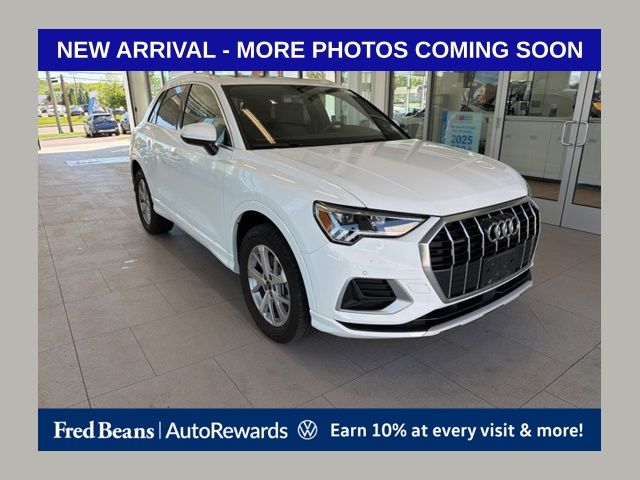 2023 Audi Q3 40 TFSI Premium quattro's photo