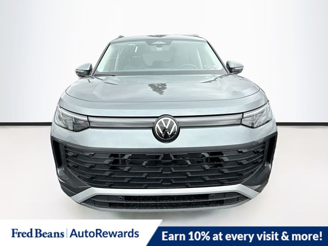 2025 Volkswagen Tiguan SE photo 2
