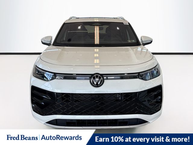 2026 Volkswagen Tiguan SEL R-Line photo 2