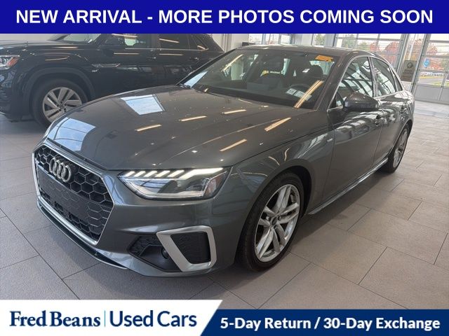 2022 Audi A4 45 S line Premium Plus photo 3
