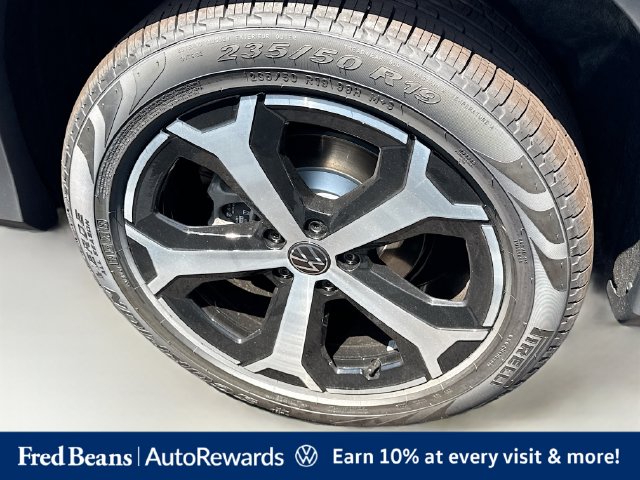 2025 Volkswagen Tiguan SE - Photo 22