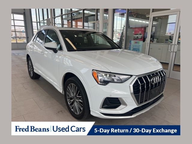 2022 Audi Q3 Premium's photo