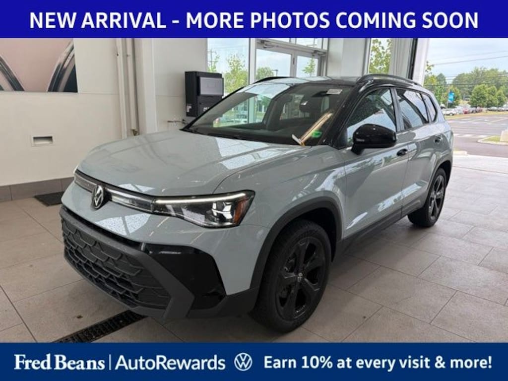 Used 2025 Volkswagen Taos 1.5T SE Black SUV