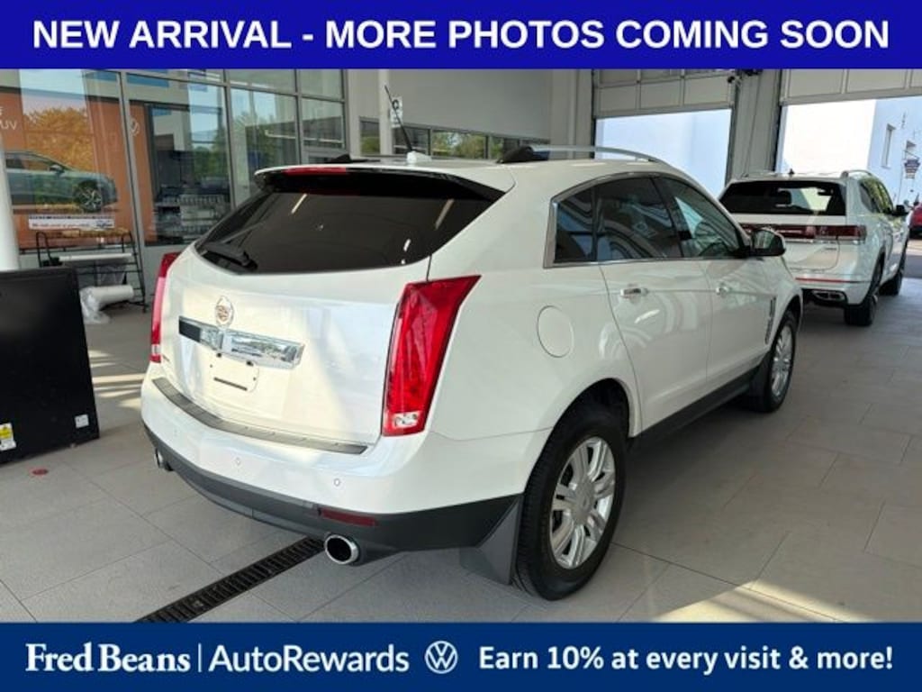 Used 2010 CADILLAC SRX Luxury SUV