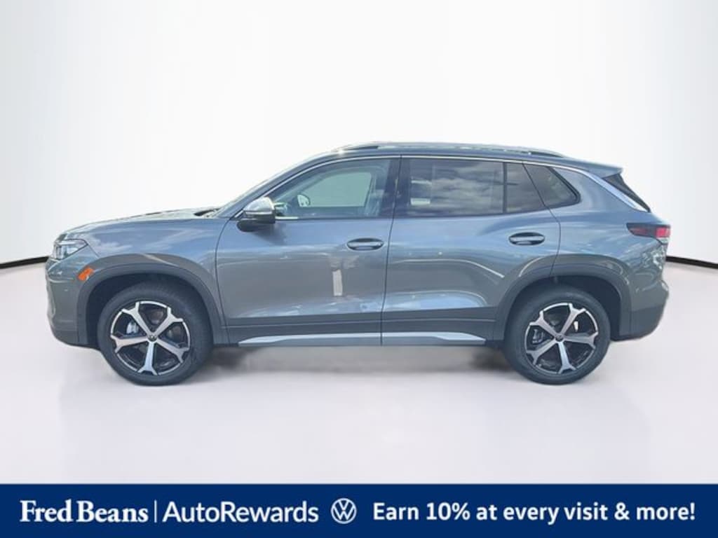 New 2026 Volkswagen Tiguan SE SUV