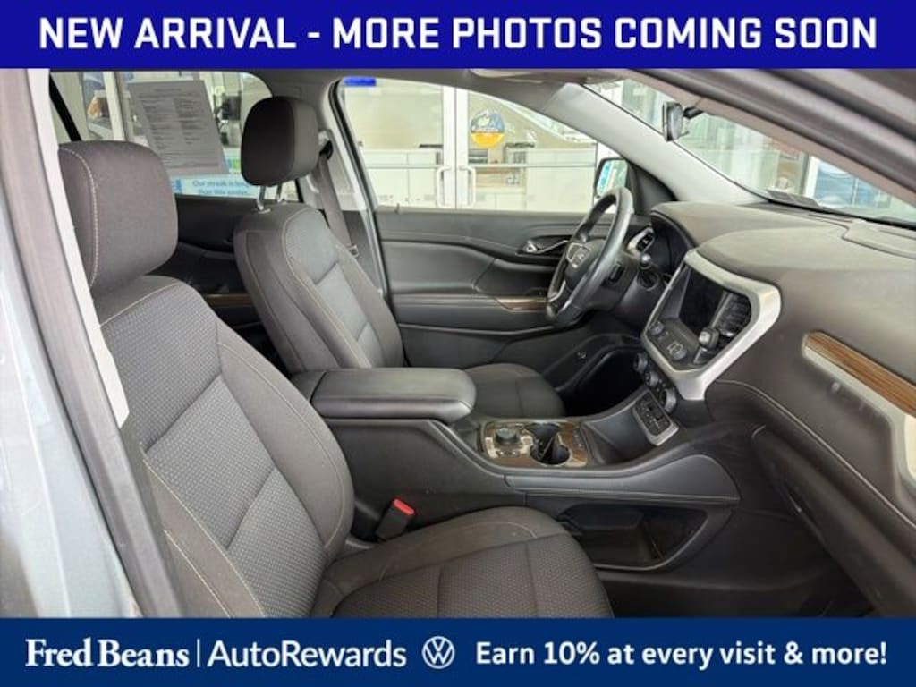 Used 2023 GMC Acadia SLE SUV