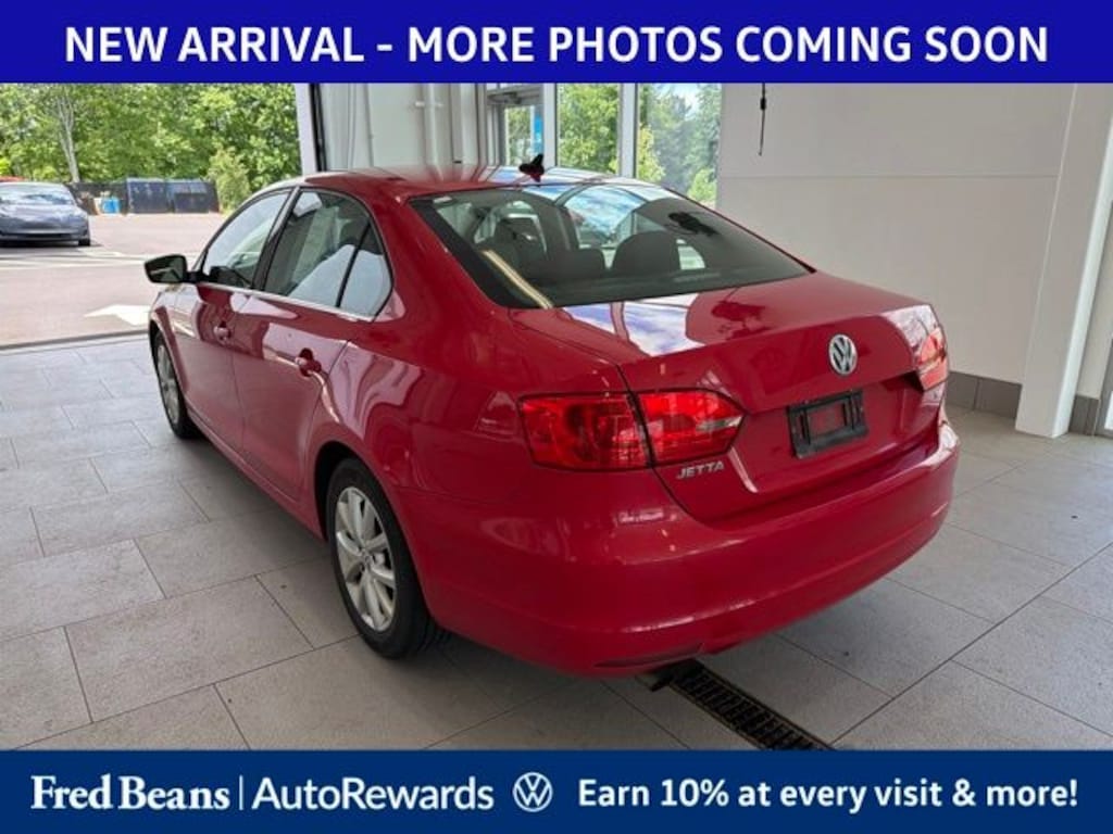 Used 2014 Volkswagen Jetta 1.8T SE Sedan