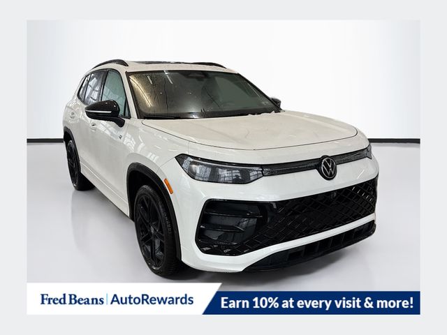 2026 Volkswagen Tiguan SE R-LINE BLACK's photo