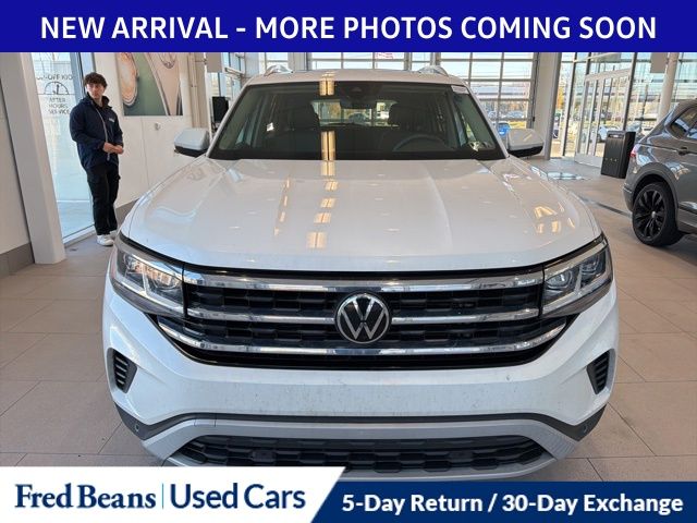 2023 Volkswagen Atlas SEL photo 2