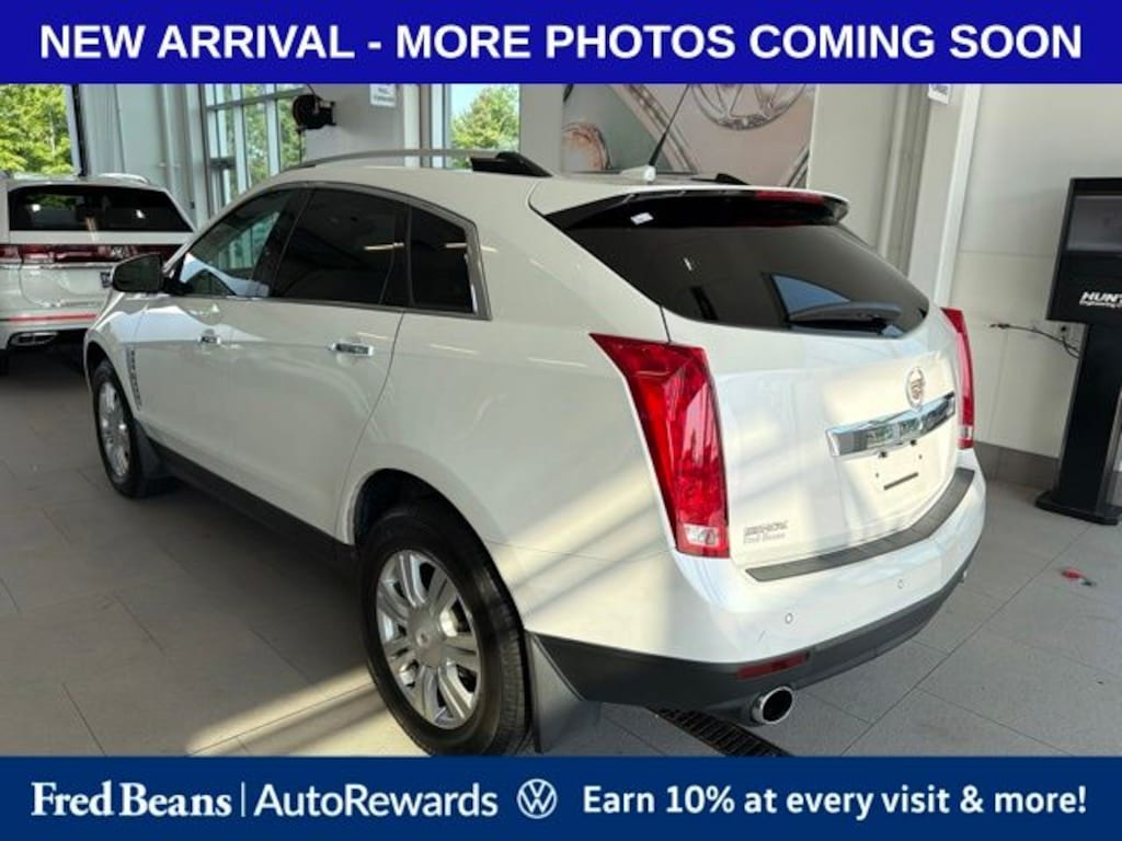 Used 2010 CADILLAC SRX Luxury SUV