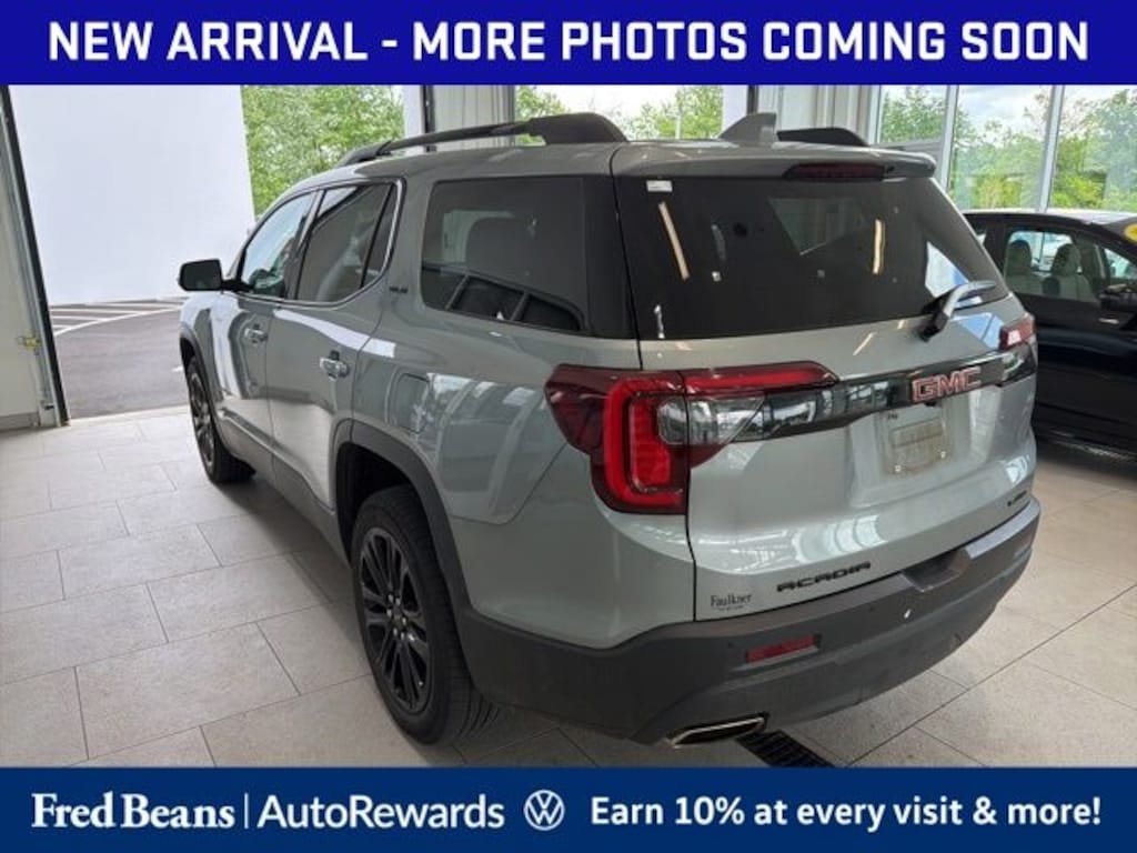 Used 2023 GMC Acadia SLE SUV