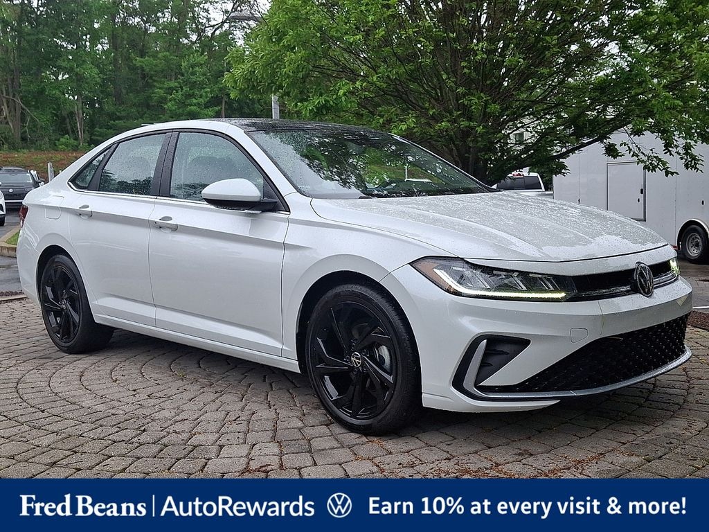 Used 2025 Volkswagen Jetta 1.5T SE Sedan