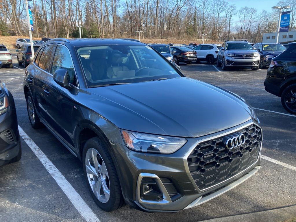 2024 Audi Q5 Premium Plus's photo