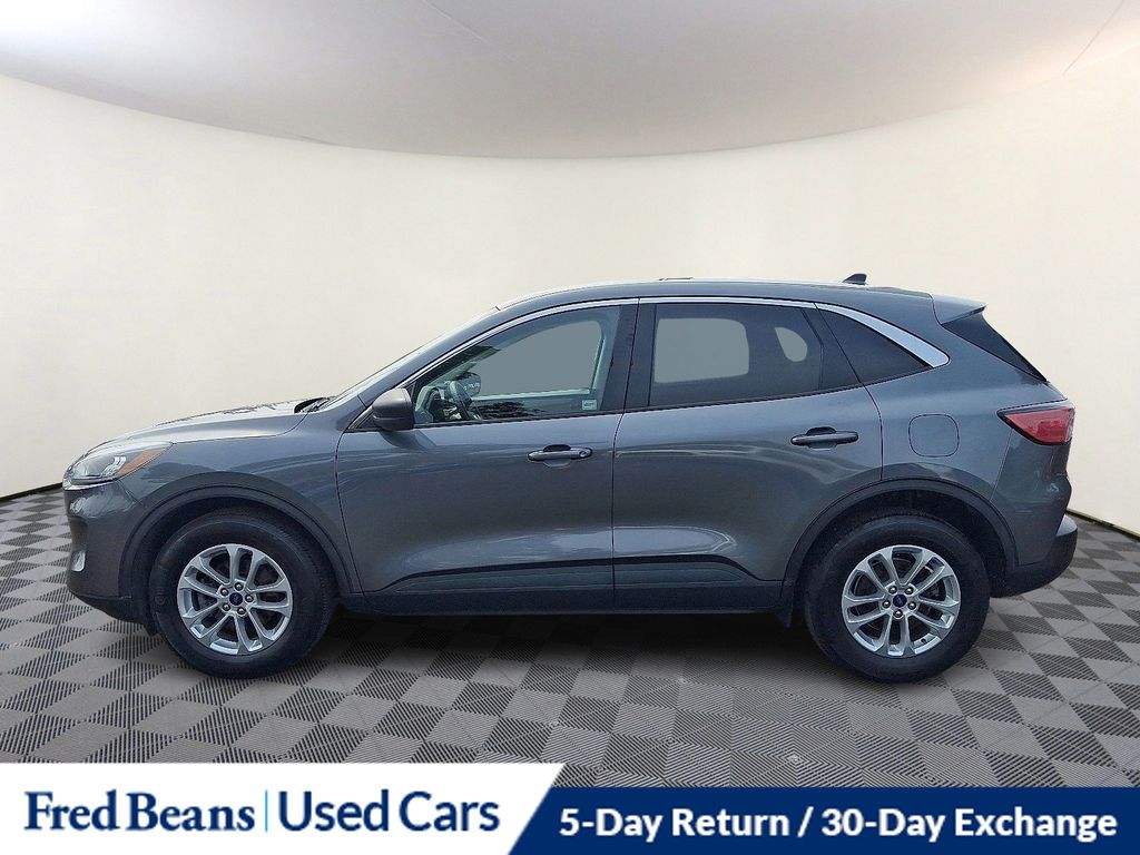 2022 Ford Escape SE photo 3