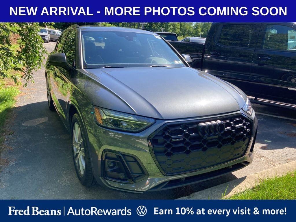2023 Audi Q5 55 e Premium Plus's photo