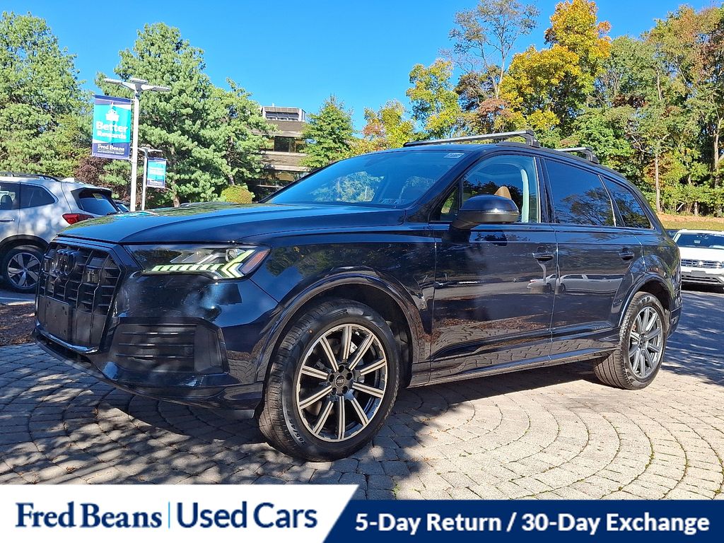 2023 Audi Q7 45 Premium Plus photo 3