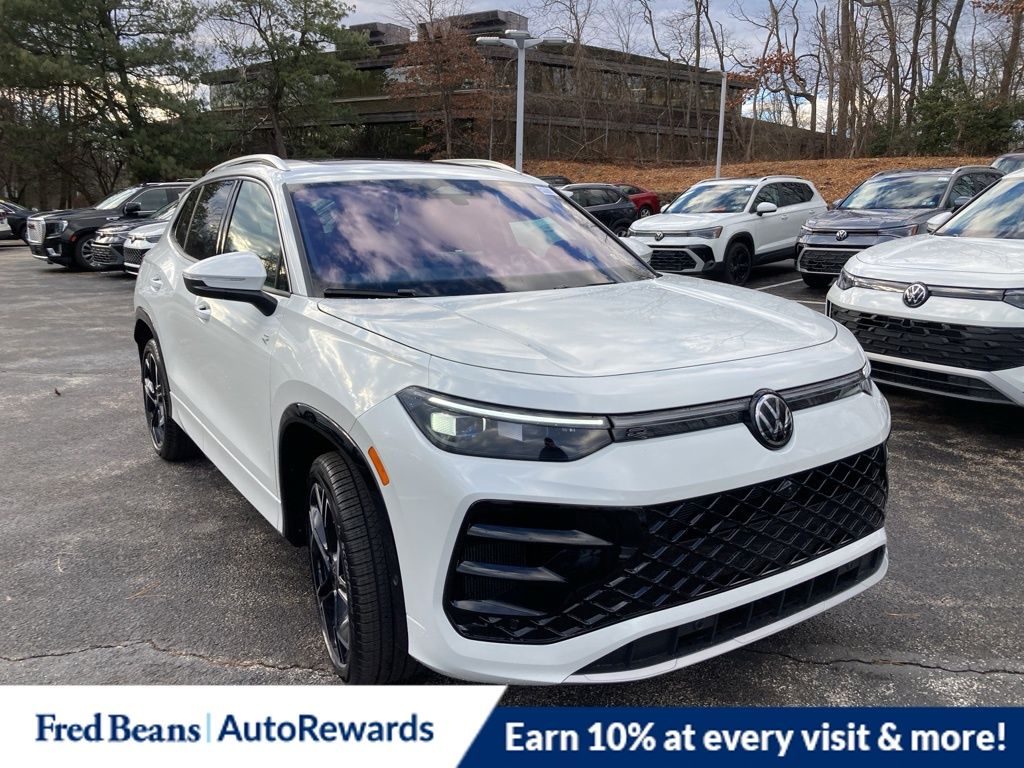 2026 Volkswagen Tiguan SEL R-LINE TURBO's photo