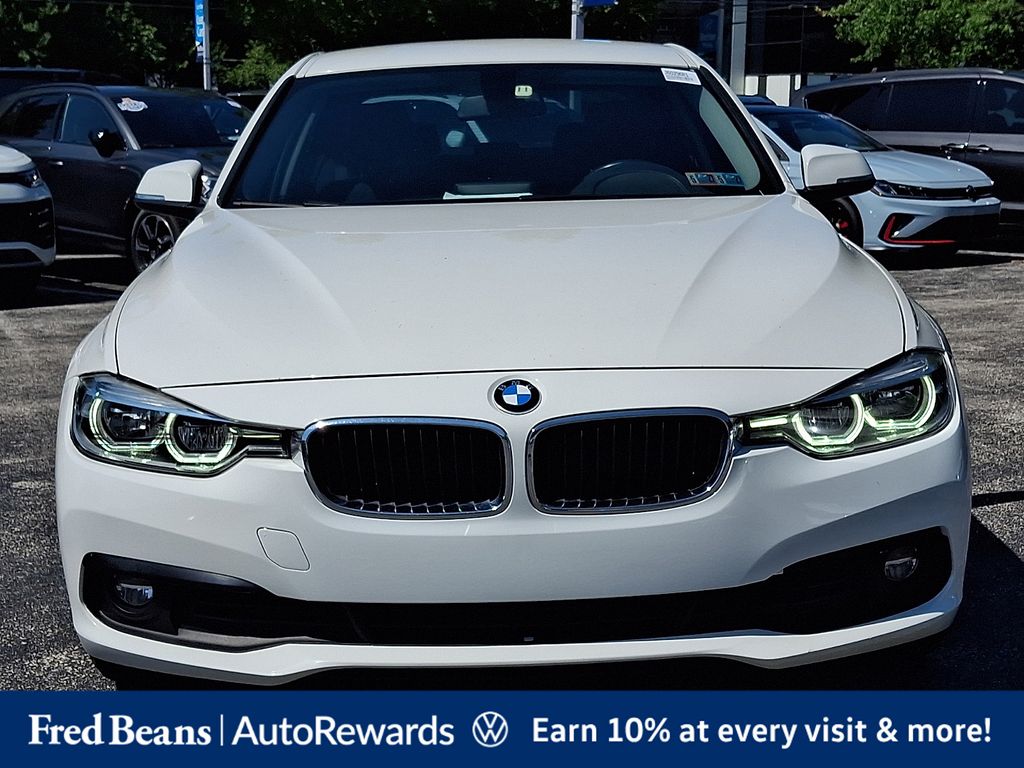 Used 2018 BMW 3 Series 320i with VIN WBA8A9C52JAH13487 for sale in Devon, PA