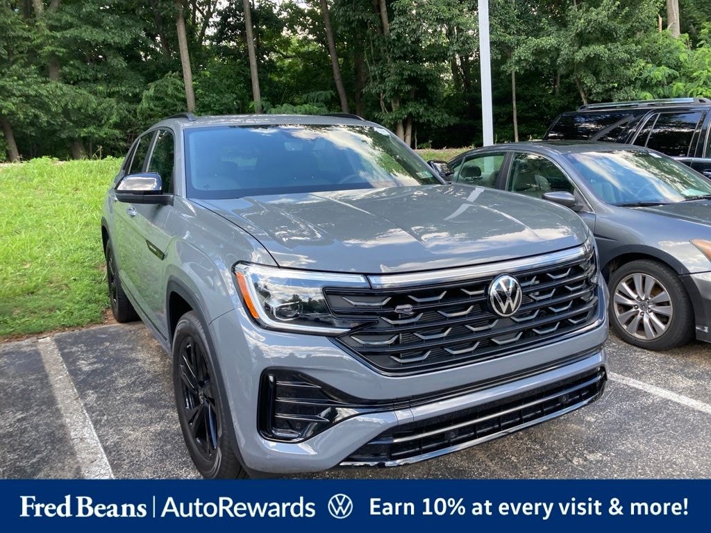 New 2026 Volkswagen Atlas Cross Sport 2.0T SEL R-Line Black SUV