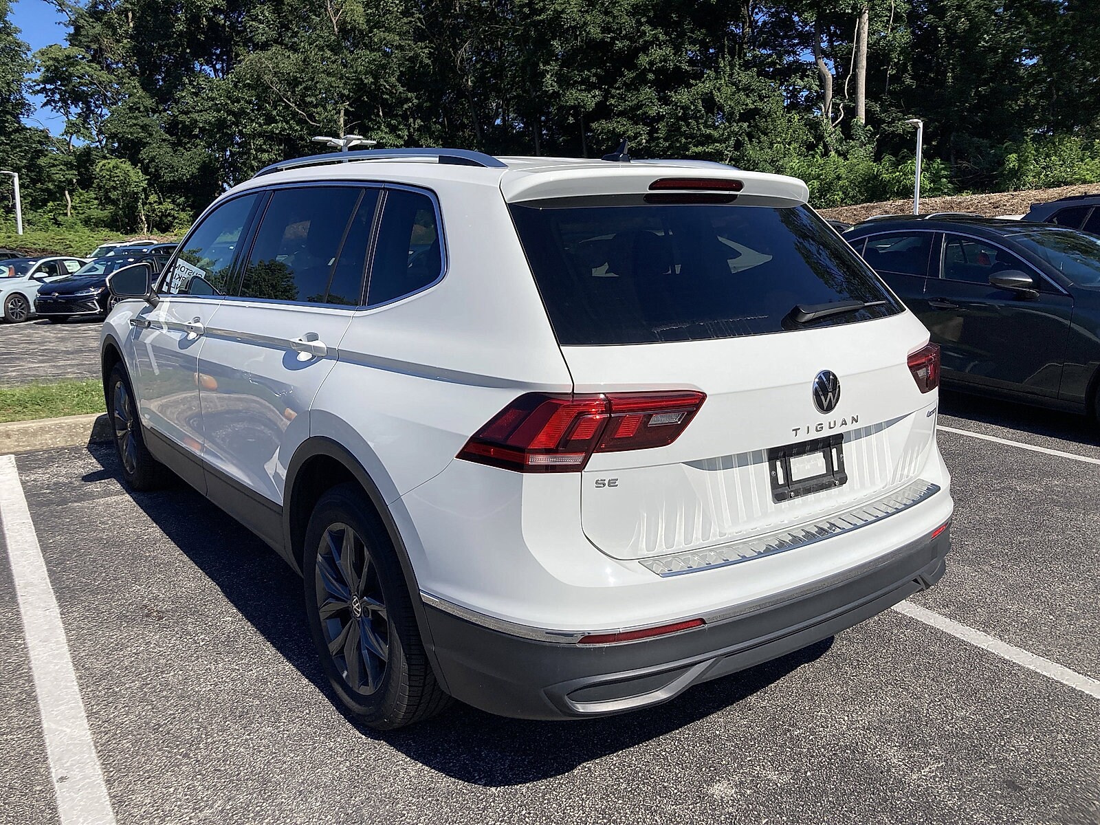 2024 Volkswagen Tiguan SE Wolfsburg Edition photo 3