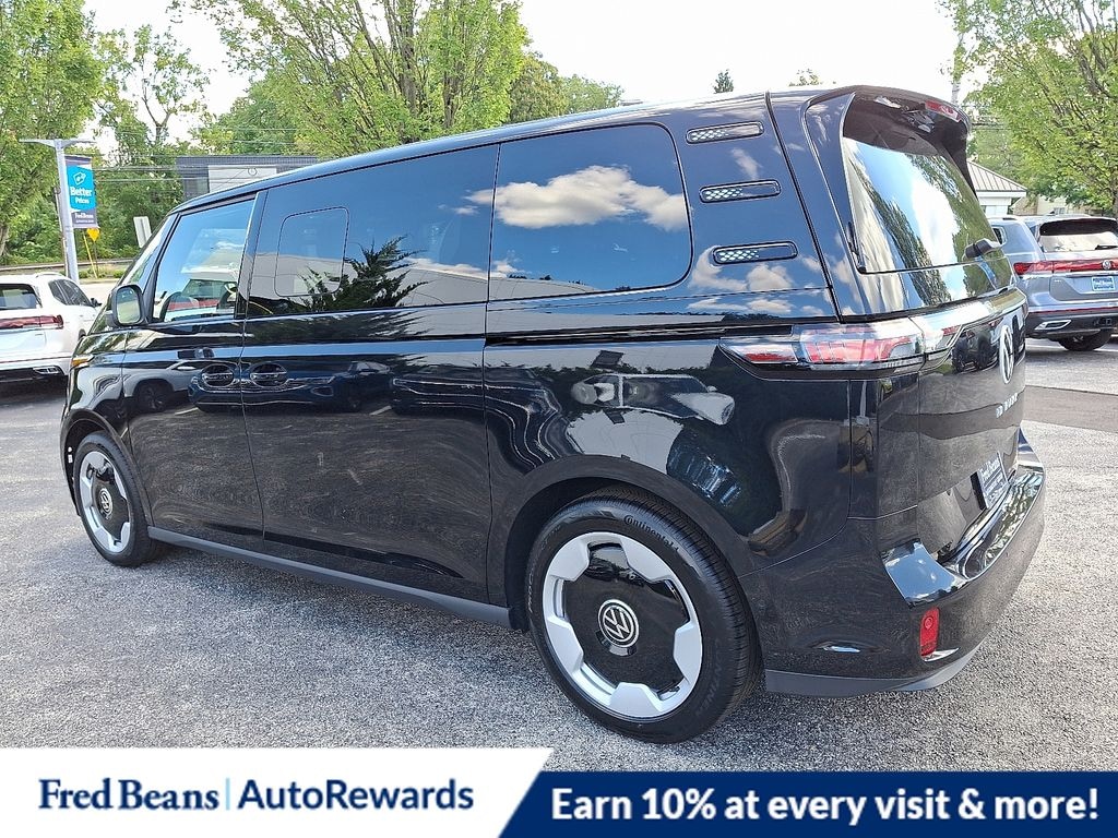 New 2025 Volkswagen ID. Buzz Pro S Van Passenger Van