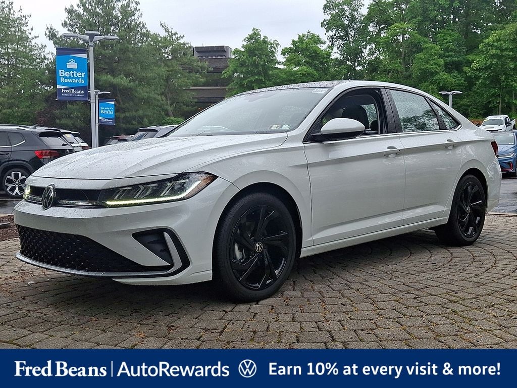 Used 2025 Volkswagen Jetta 1.5T SE Sedan