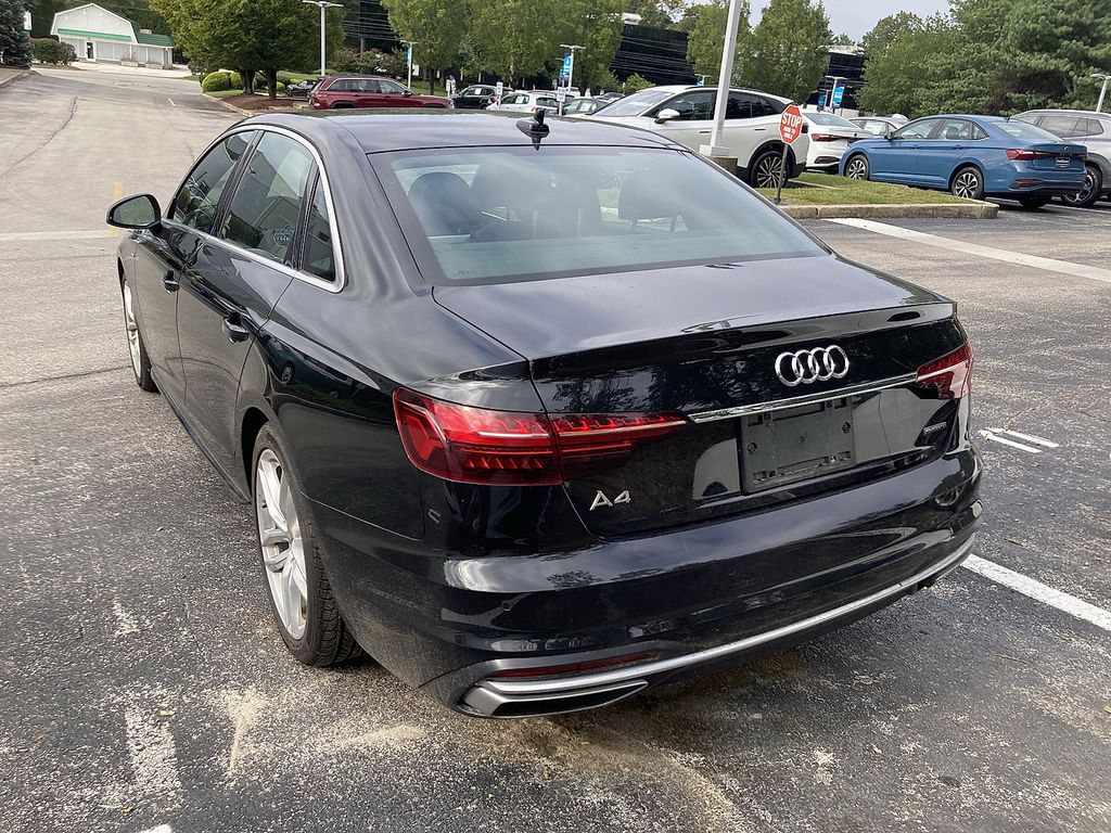 2022 Audi A4 45 S line Premium Plus photo 4