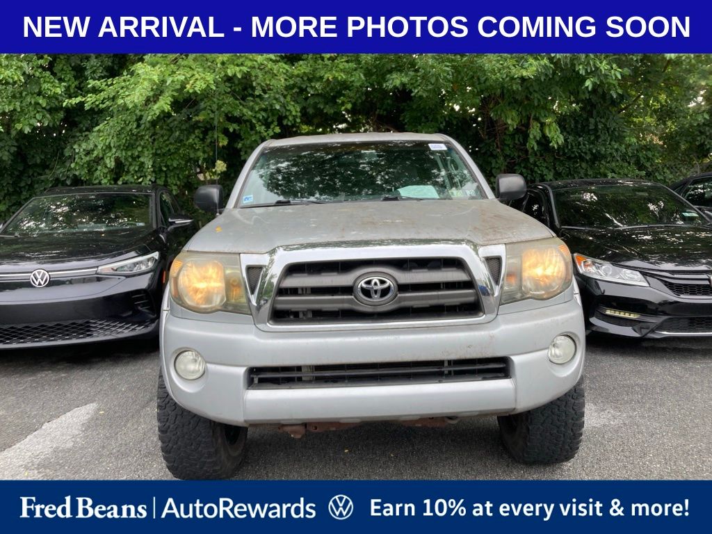 Used 2009 Toyota Tacoma Base with VIN 5TEUU42N59Z662790 for sale in Devon, PA